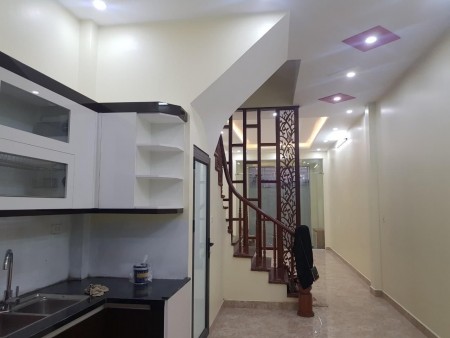 Bán nhà 5 tầng, diện tích sử dụng 58m2, thang máy chờ giá rẻ 5 tỷ 75, có thương lượng