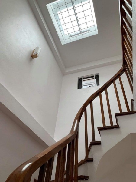 Bán gấp nhà Hoàng Mai lô góc ngõ rộng hơn phố, 50m2 ô tô đỗ cửa đúc 4 tầng giá 4,5 tỷ