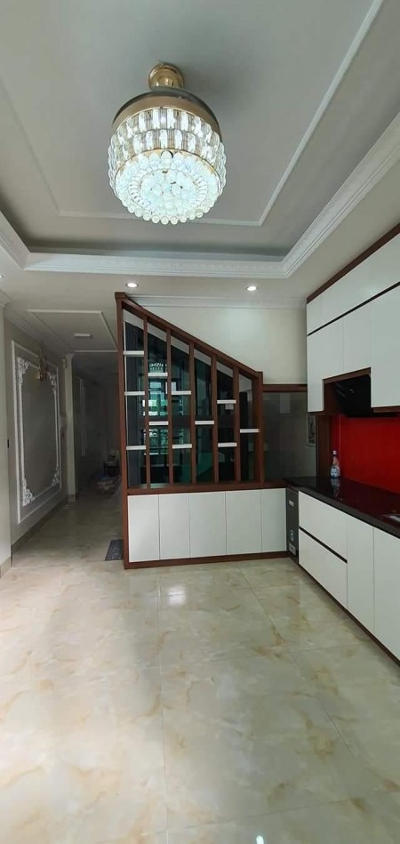 Nhà Bồ Đề Quận Long Biên, 6 tầng, thang máy, nội thất , giá bán 6 tỷ, liên hệ 0975298892