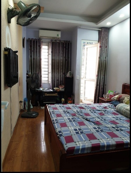 Bán nhà Yên Hoà diện tích sử dụng 42m2 giá 4.6 tỷ ngõ nông khu an sinh đỉnh.