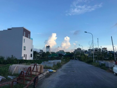 Bán đất Vịt cỏ Hồ Sen, ph Tân Bình, diện tích sử dụng 76.5m2, mt 4.5m, đường 13.5m, giá tốt