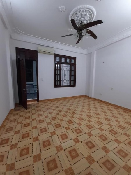 Bán nhà phố Tôn Đức Thắng quận Đống Đa, lô góc, gần phố, 25m2 x 3 tầng