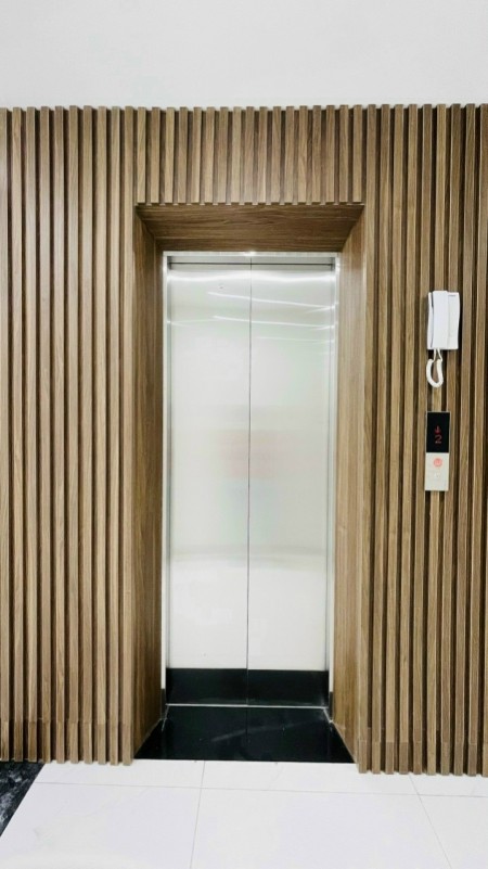 Bán nhà Đường Láng Đống Đa, 7 tầng 65m2, thang máy, kinh doanh, giá 10,5 tỷ