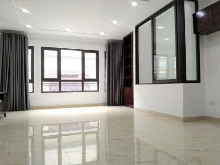Lô góc gara ô tô 95m, mt 5m ô tô tránh Vũ Phạm Hàm Trung Yên Nguyễn Khang sổ sẵn
