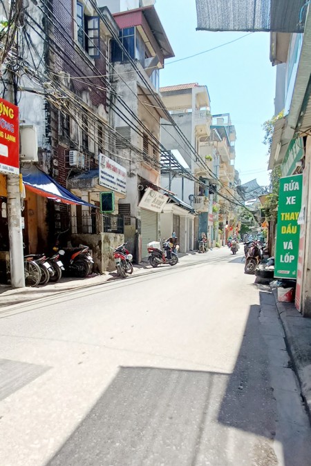 Bán nhà Kim Giang, Hoàng Mai, ô tô đỗ cổng, nhà đẹp, 30m2 x 5T, giá 3.2 tỷ. LH 0966456918.