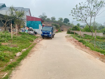 Sở hữu ngay lô đất dr 3.991 đất vườn tại nông trường Mộc Châu, giá tốt, vuông vức, sổ sẵn