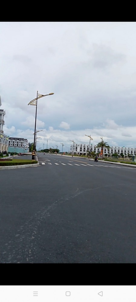 Bán Gấp Lô Góc 2 Mặt Tiền Võ Văn Tần TP.Rạch Gía 27x27m Đang cho thuê Quán Gía bán 8 tỷ