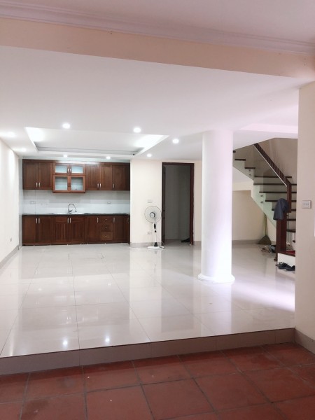 Bán biệt thự diện tích sử dụng 108m2 Ngọc Lâm, Long Biên, oto, 11 tỷ, lh 0818962345