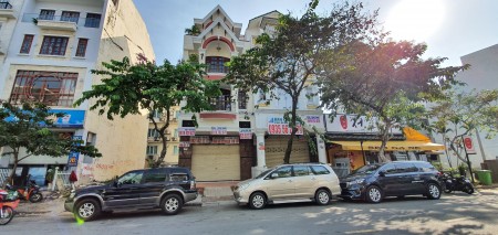 Cho thuê nhà phố Hưng Gia Hưng Phước Phú Mỹ Hưng đường lớn giá BỐN MƯƠI TRIỆU