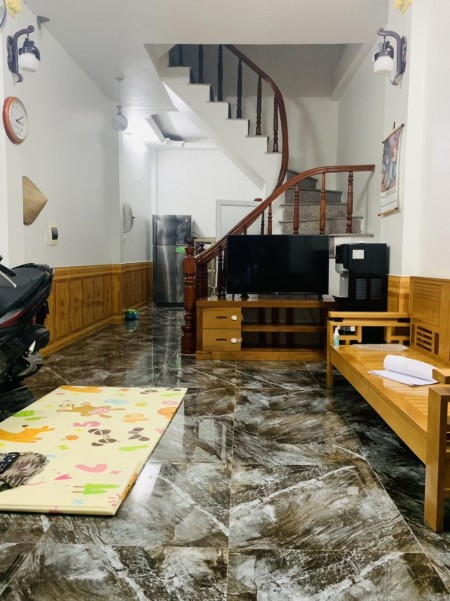Bán Nhà Lĩnh Nam diện tích sử dụng 40m2, đúc kiên cố 4 tầng, giá bán 2,8 tỷ hỗ trợ vay
