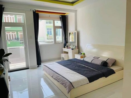 Bán gấp Vila Tô Ký Quận 12 nợ ngân hàng cần bán giá rẻ công năng đầy đủ, pháp lí đầy đủ