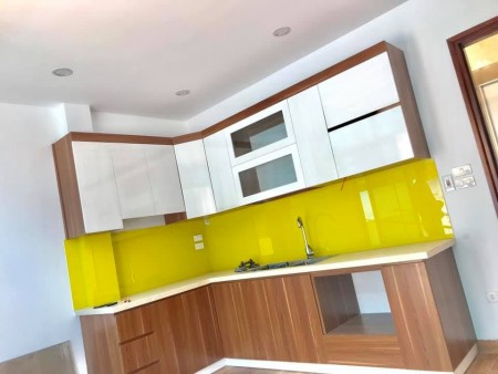 Bán nhà trong ngõ Pháo Đài Láng, mặt tiền 5,2m, dt 80m2 giá chỉ 8 tỷ, 10m ô tô tránh