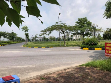 Bán nhanh lô đất cực đẹp tiềm năng sinh lời nhanh liên hệ xem đất 0966951396