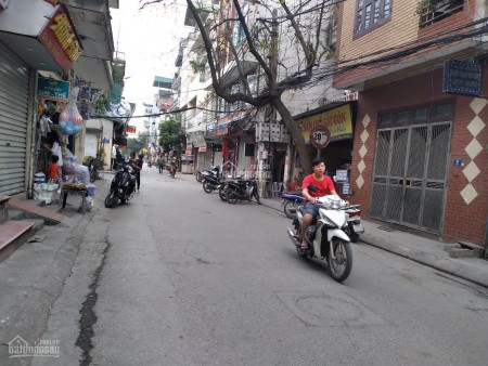 Bán nhà Trâu Quỳ, ở ngay-30m2 3 Tầng An Đào A, 1 nhà ra phố, nở hậu.0982852808