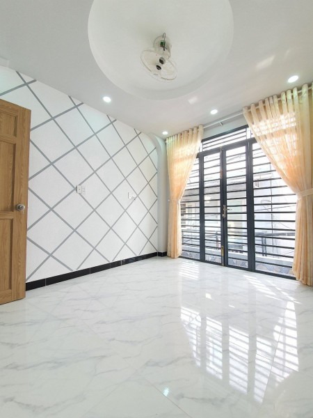 (Siêu phẩm) Nhà Gốc Đề Hoàng Mai biệt thự nghỉ dưỡng đúc kiên cố 4 tầng dt 50m2, 5 Tỷ 2