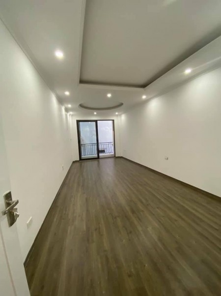 Bán Nhà Phố Vương Thừa Vũ, nhà đẹp, sổ vuông, ngõ đẹp dt 34m, 6 tầng, giá 4,5 tỷ, lh 0376048 901