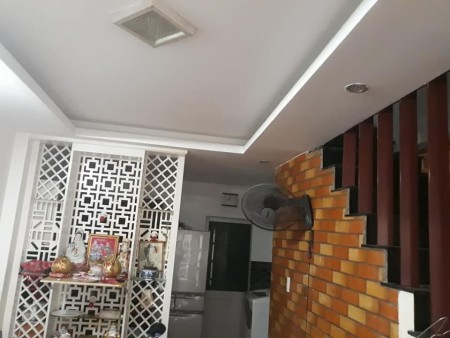 Bán nhà hot Quận 5, tiện kinh doanh, giá siêu rẻ chỉ 3 tỷ, pháp lý sạch đẹp, công chứng trong ngày