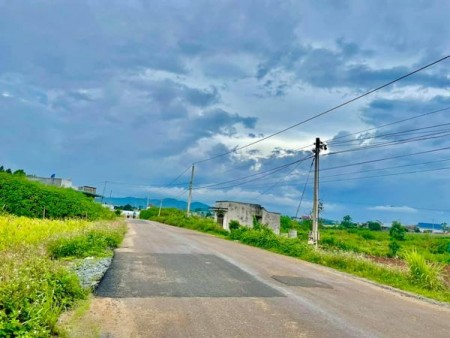 Bán đất nền mặt tiền đường nhựa xã Tu Tra, huyện Đơn Dương, khu dân sư sinh sống
