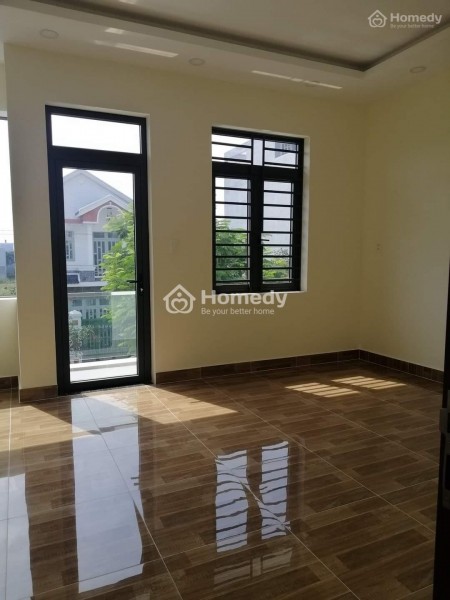 Bán gấp nhà gần KDC Trung Thành, tặng gói nội thất cao cấp, nhà riêng 120m2