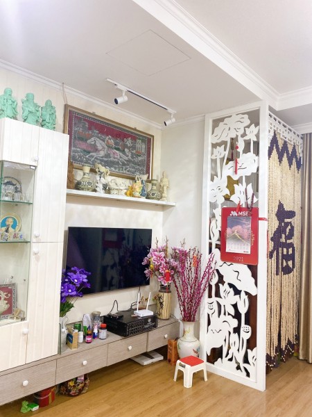 Bán nhanh căn 71m2 tòa R6 tại Royal City, ban công ĐN, giá bán 3.5 tỷ Lh 0343.951.063