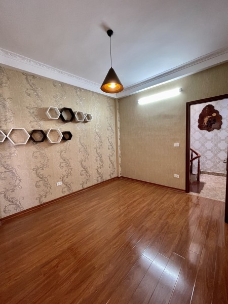 Cần bán Ngõ 34 Âu Cơ 48m2*4 tầng gần mặt phố Nghi Tàm 5.4 tỷ.