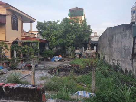 Gia đình bán 2 lô đất ngõ 9 Lê Thanh Nghị cạnh vincom cẩm phả, lh 0941115740