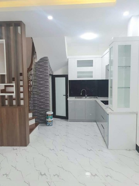 Bán Nhà Cầu Lủ, Hoàng Mai, DT 40m2, MT 4m, Ôtô đỗ 30m. Giá Chỉ 2,8 Tỷ.