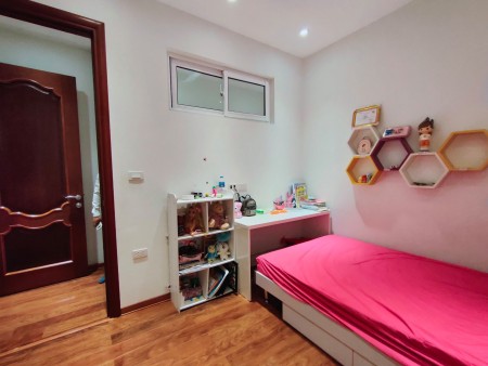 Bán nhà diện tích 55m2 mặt ngõ Ngọc Lâm, oto tránh, thang máy, nhỉnh 6 tỷ 0818962345