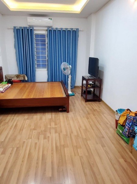 Nhà Trần Quốc Vượng dt 33m2 giá 3.25 tỷ trung tâm Cầu Giấy nhiều sinh viên tìm phòng