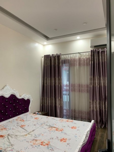 Nhà nguyên căn Bát Khối, Long Biên, dt 58m2 4 tầng, giá. 3.6 tỷ. Kinh doanh, ô ô tránh