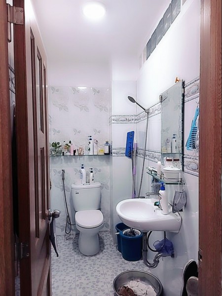 Nhà rộng nguyên căn đúc 4 tầng, xe hơi đỗ cửa cạnh Pandora Trường Chinh giá bán 6,2 tỷ