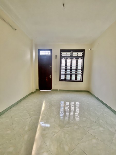 Bán gấp nhà Bạch Mai, gần phố Huế, 5 tầng, ngõ trước nhà 3m, giá nhỉnh 2 tỷ, 3 phòng ngủ