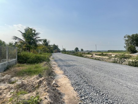Đất mặt tiền đường view kênh Đức Lập xã Trung Lập Hạ đường thông Nguyễn thị Rành
