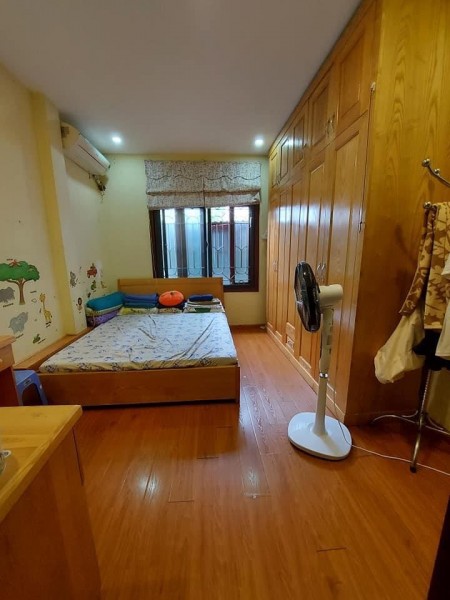 Nhà đẹp Yên Lãng Thái Thịnh, gần phố, ô tô cách nhà 20m, đầy đủ công năng, 5 tầng, giá 2.86 tỷ