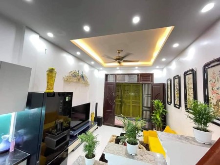 Bán nhà Võ Thị Sáu, lô góc thoáng sáng vào ở luôn, dt 45m2, đúc kiên cố 4 tầng, giá 3 tỷ hơn