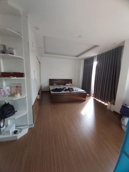 Bán nhà Vũ Đức Thận 34m² MT: 9m vô cùng thoáng sáng, ngõ ô tô tránh. 3,05 tỷ
