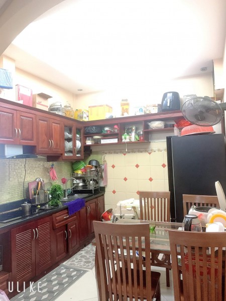 Bán nhà trung tâm Quận Đống Đa giá bán 4.6 tỷ khu dân tri cao, xung quanh đầy đủ tiện ích