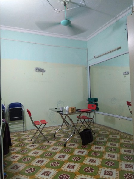 Mặt phố Đê Trần Khát Chân, Quận Hai Bà Trưng dt 60m2, 3 tầng giá 6x tỷ, gia hợp lý, kinh doanh