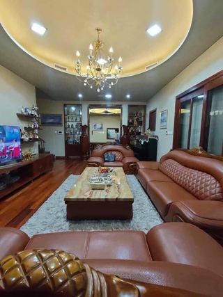 Bán nhà nguyên căn Ngọc Lâm, ngõ 3 gác bốc đầu, view hồ diện tích 66m2, giá 3.95 tỷ