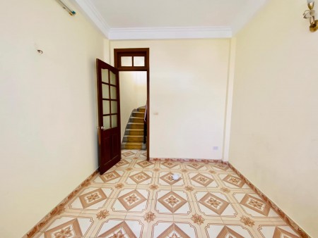 Căn duy nhất Lạc Long Quân bán giá cực sốc giá chỉ nhỉnh 2 tỷ sổ chính chủ bàn giao ngay