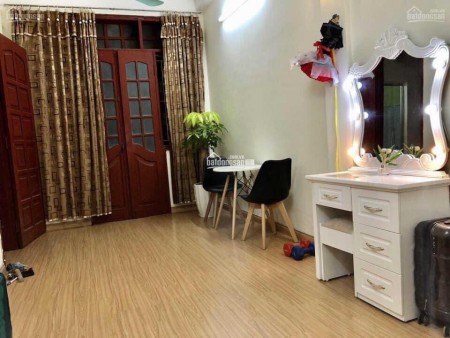 Bán nhà ngã tư Sở ngõ nông cách đường Trường Chinh 10m, mt rộng 5.2m, giá 4.65 tỷ