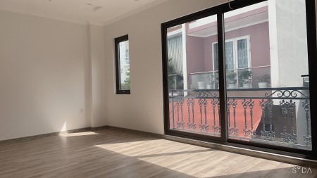 Nhà mới đẹp ô tô vào nhà, diện tích 55m2, 4 tầng, giá 4x tỷ Thượng Thanh Long Biên, ở ngay