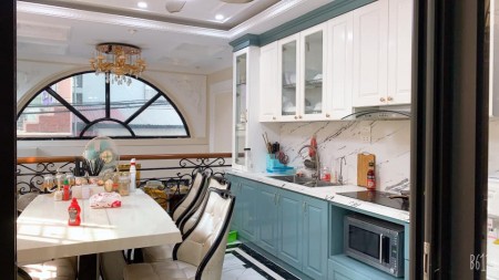 Bán gấp biệt thự Long Biên, giá chỉ hơn 4 tỷ, mới kính kong chuẩn 5 sao, lh 0989564868