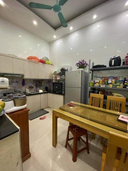 Duy nhất, Khu vực hiếm nhà bán. Nguyễn Trãi 50m2 x 5m. 7,5 tỷ.