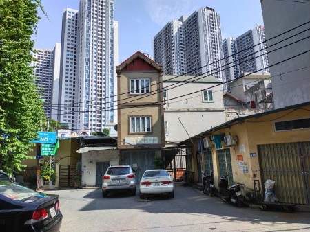 Bán nhà nguyên căn rẻ đẹp 5 Tầng Phú Diễn Từ Liêm diện tích sử dụng 32m2 mặt tiền 4,6m