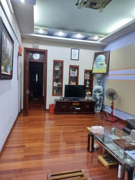 Bán nhà Bạch Đằng, diện tích sử dụng 100m2, 4 tầng, mặt tiền 8.3m, giá 7.2 tỷ ô tô đỗ cửa
