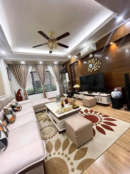 Bán nhà nguyên căn siêu hiếm ngõ ba gác, lô góc, 3 mặt thoáng, dt 35m2, gía chỉ 3,1 tỷ