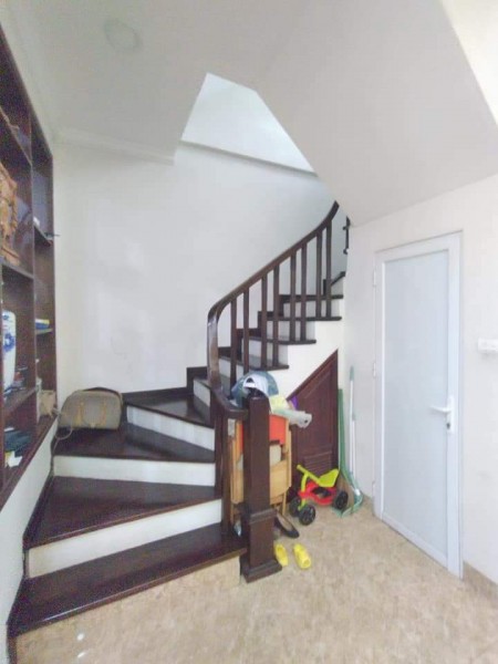Bán nhà Cầu Cốc Tây Mỗ Nam Từ Liêm dt 46m2, 4 tầng mặt tiền 4m, giá 4.2 tỷ, ô tô đỗ cửa