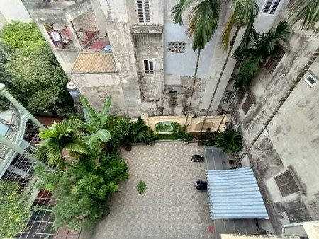 Bán biệt thự sân vườn Quận Hai Bà Trưng, đẳng cấp, giá bán 15 tỷ khu an ninh, dân trí cao