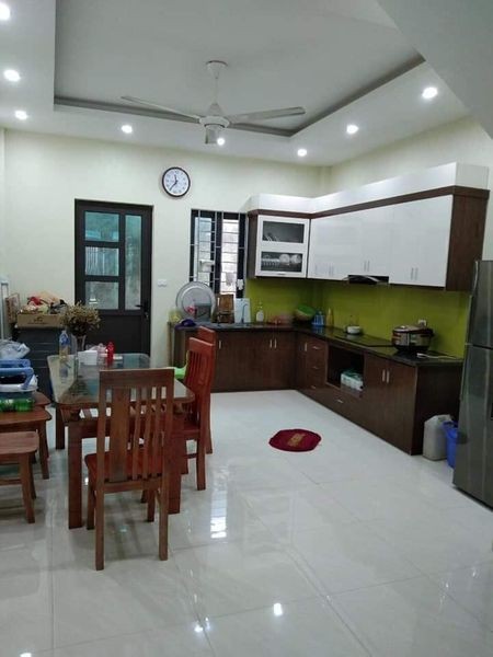 Nhà Hoàng Liệt, Bán đảo Linh Đàm, Hoàng Mai. Cách ô tô tránh 30m, bãi ô tô gần nhà. Giá 3.75 tỷ